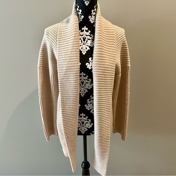 BANANA REPUBLIC Camel Cardigan Wool Blend Heavy Weight Oversized Size Medium - Picture 2 of 7